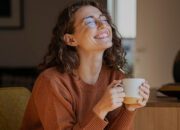 Cara Nikmatin Hidup Tanpa Harus Pura-Pura Sibuk