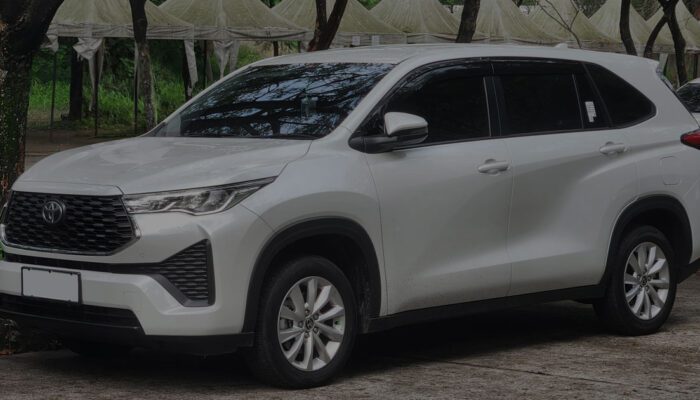 Mobil Keluarga Ini Ternyata Enak Buat Ngebut Tipis-Tipis