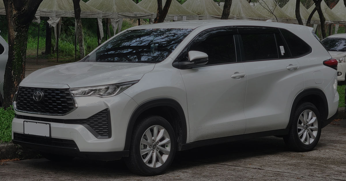 Mobil Keluarga Ini Ternyata Enak Buat Ngebut Tipis-Tipis