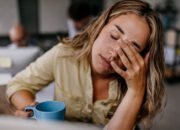 Tanda Tubuh Capek Parah yang Sering Kamu Abaikan