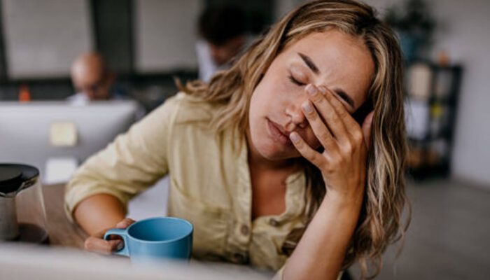 Tanda Tubuh Capek Parah yang Sering Kamu Abaikan