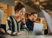 Tips Jaga Badan Tetap Bugar Meski Kerja Seharian